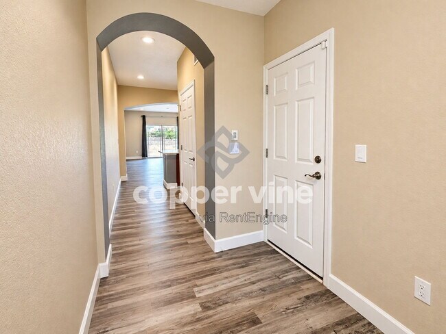 9745 Dexter Ln