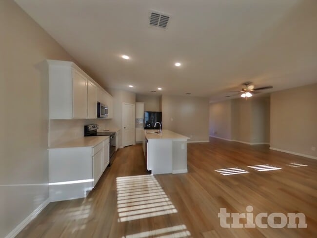 Photo - 440 Walpole Ct