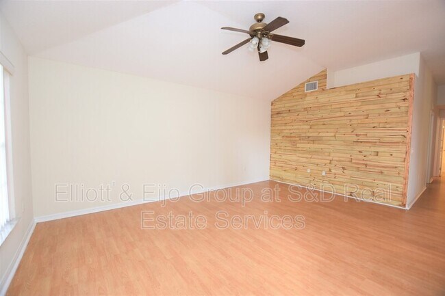 Photo - 238 Madalyn Ct