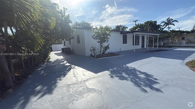 Building Photo - 1440 N 71st Ave Unit 2 Rental