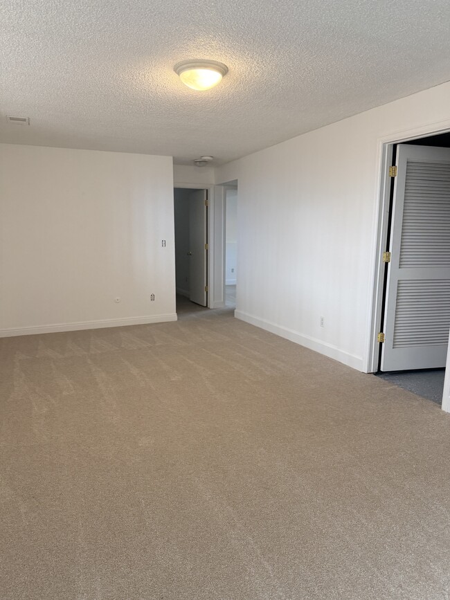 Photo - 10418 Jellison Way