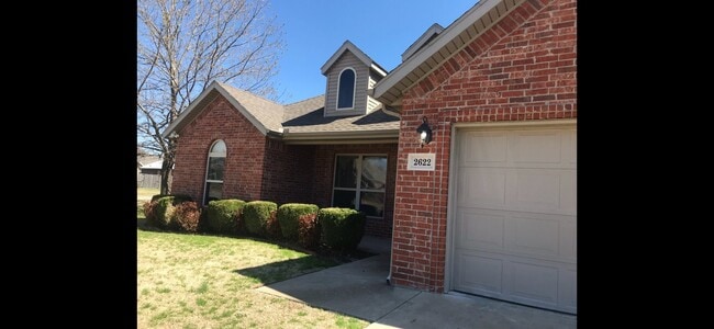 2622 N Brush Creek Dr