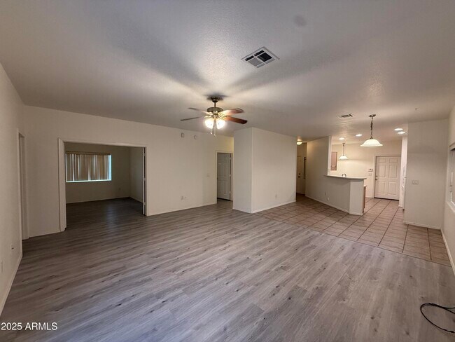 Photo - 2603 E Fraktur Rd