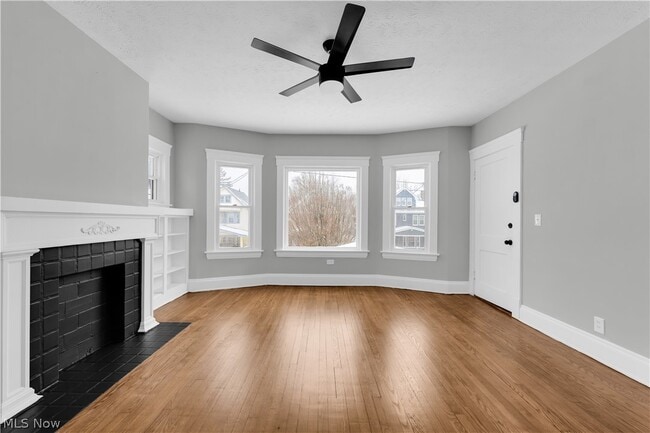 Photo - 2638 E 126th St Unidad 2/UP