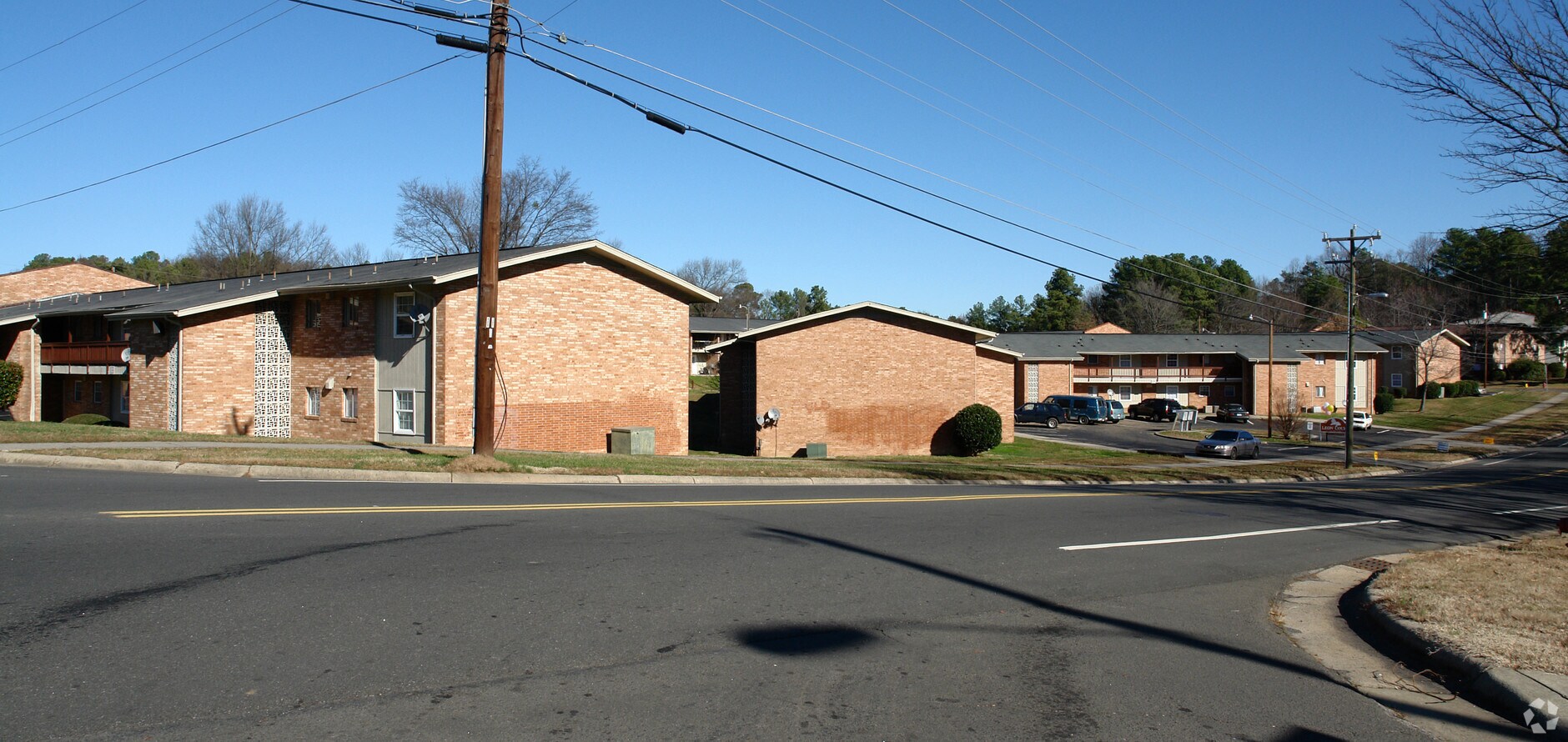 Leon Court Apartments - Leon Court Apartments