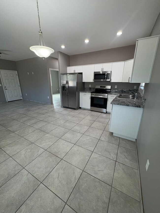 Photo - 4013 E 22nd St Unidad 4013 E 22nd St  1