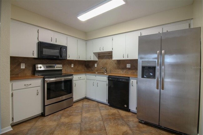 Photo - 1075 Meadowood Pointe Rd Townhome