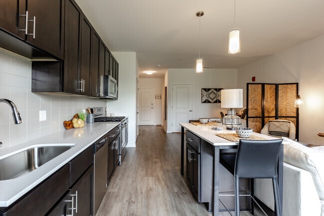 Studio - 577SF - Kitchen