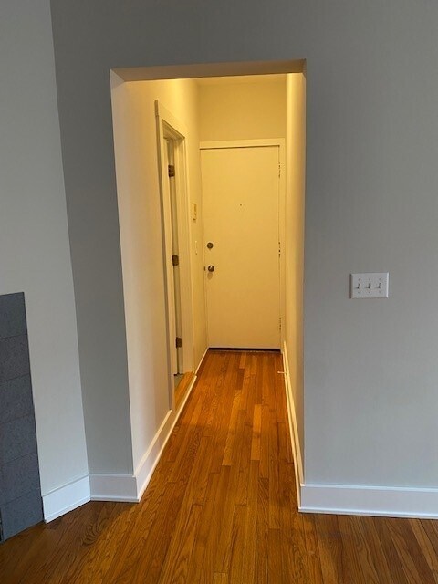 Front Door - 3851 N Southport Ave Unit 3R