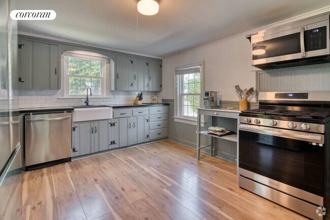 Building Photo - 540 2nd St Rental