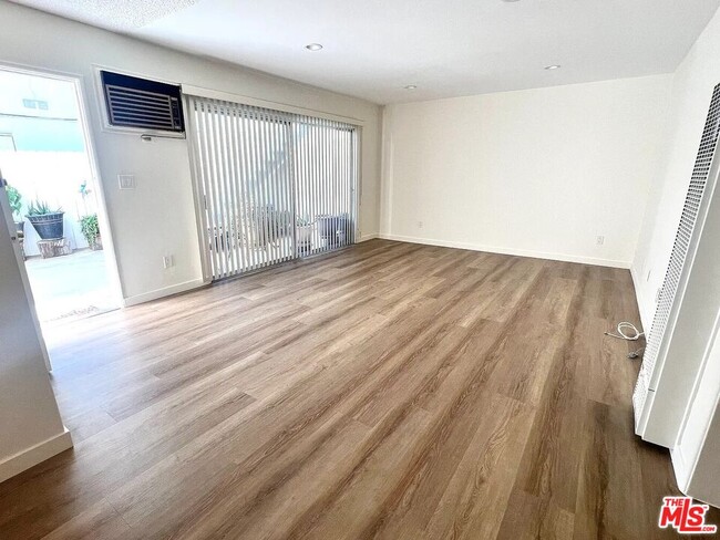 Photo - 1815 Camden Ave Unit 1