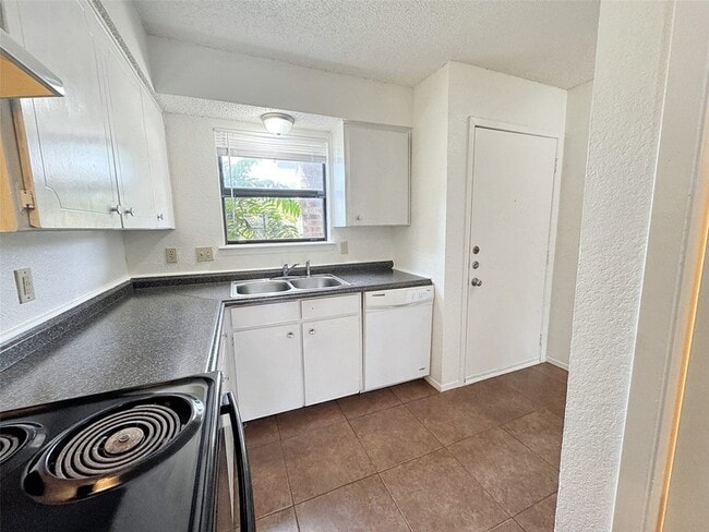 Photo - 1024 Southmoor Dr