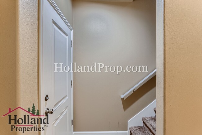 Photo - Stylish Townhome Near MAX, Nike & Costco in Prime Beaverton Location