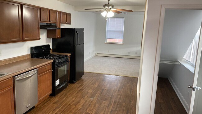 Photo - 211 W State St Unit #4