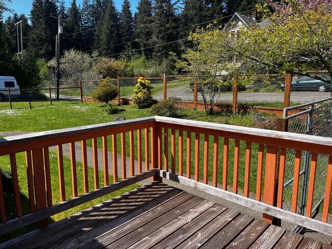 Photo - Spacious 3 bed/2bath in Town, but Country feel!