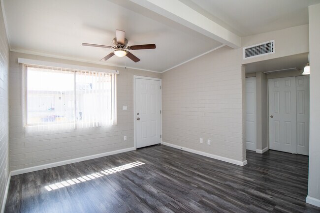 Photo - 223 5th Ave E