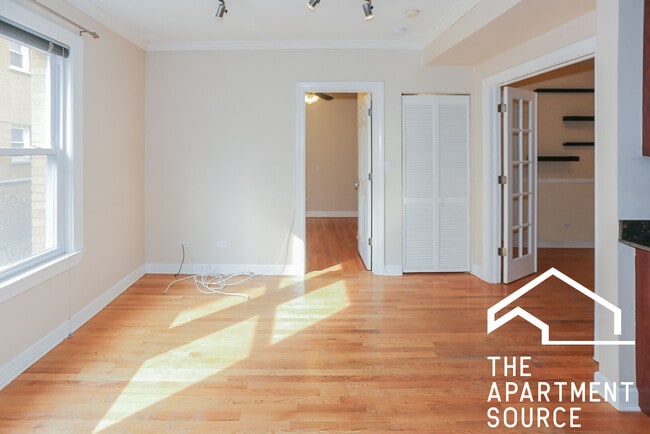 Photo - 628 W Roscoe St Unit 1N