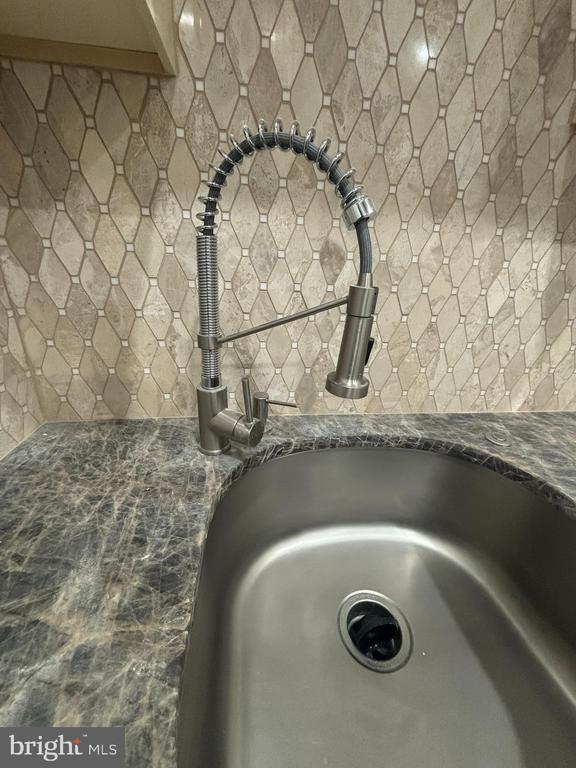 Photo - 320 Loney St