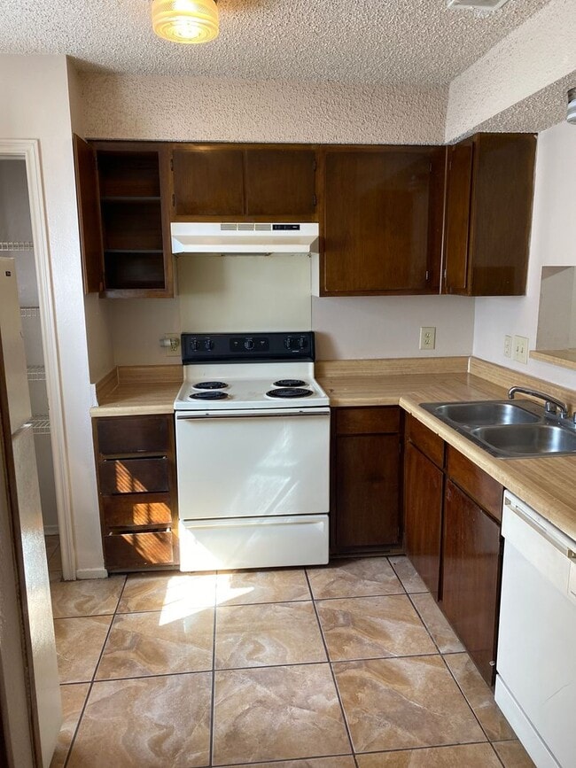 Photo - 2 bedroom 2 bath town home in a gated community