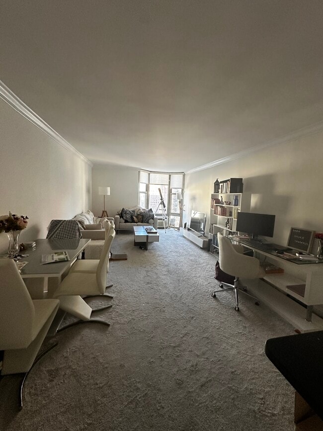 Living Room - 1340 N Dearborn St Unit 12A