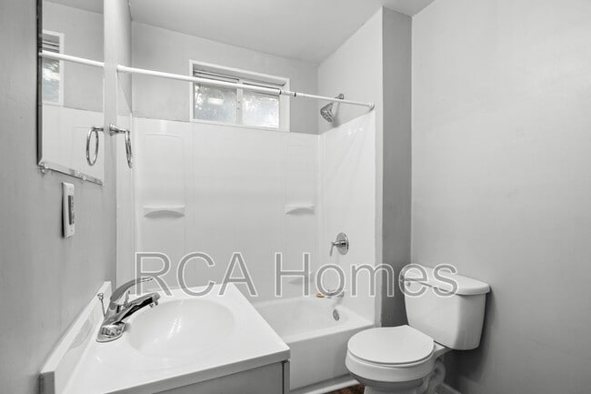 Photo - 1533 Draper St