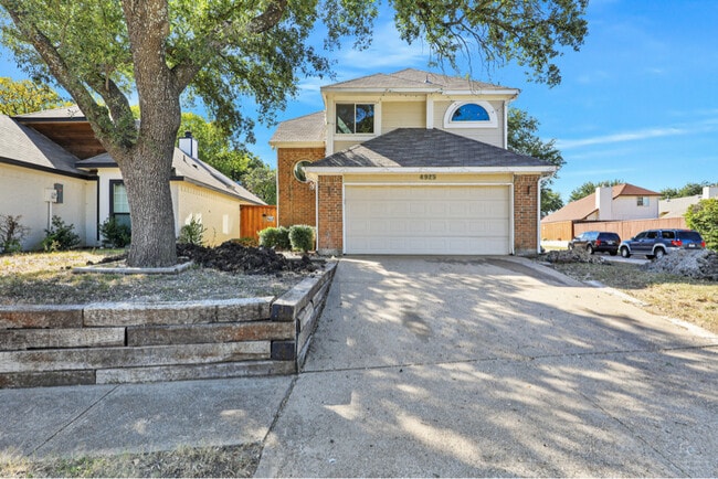 Building Photo - 4925 Tree Top Ln