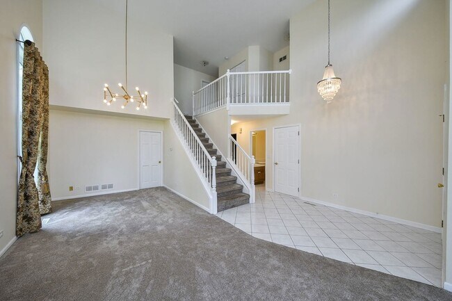 Photo - 339 Windsor Dr