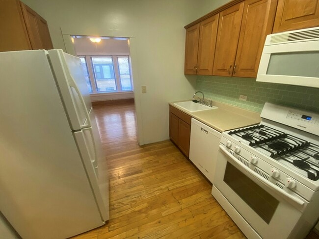 Building Photo - 3518 N Broadway Unit 2 Rental