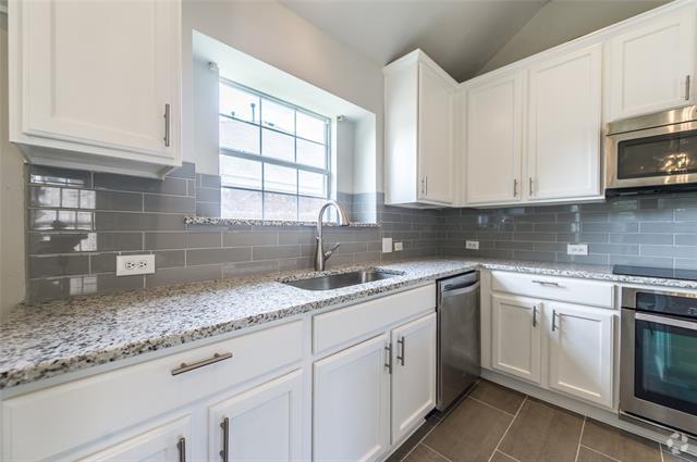 Building Photo - 5004 Springflower Dr Rental