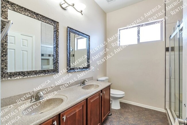 Photo - 561 E Via Puente De La Lluvia