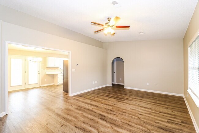 Photo - 3915 Woodland Dr