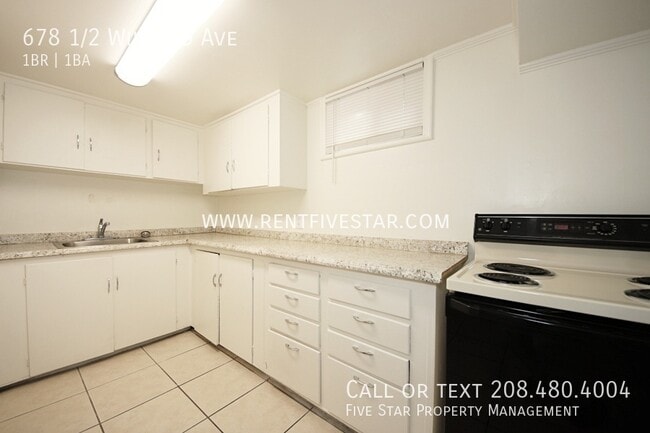 Photo - 678 1/2 Willard Ave-