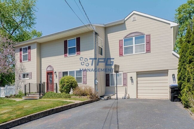 Photo - 8 Windsor Dr