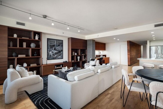 Photo - 1431 Pacific Hwy Unidad 315