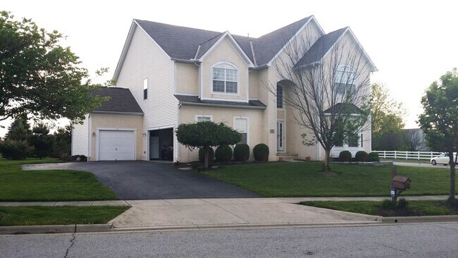 Executive Home in the Villages at Westchester - Executive Home in the Villages at Westchester