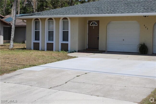 Building Photo - 933 SE 24th Ave Rental