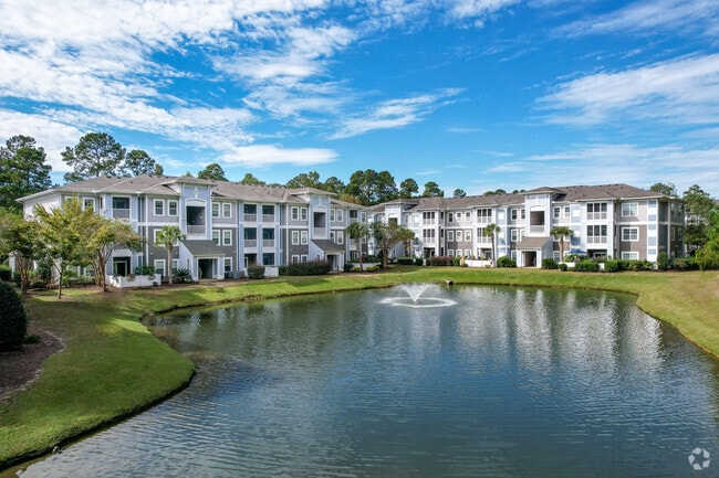 Lake Fountain & Nature Trails