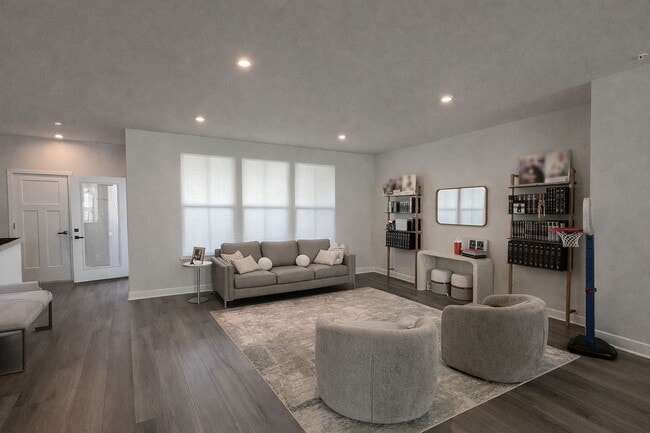 Photo - 104 S Durham Dr