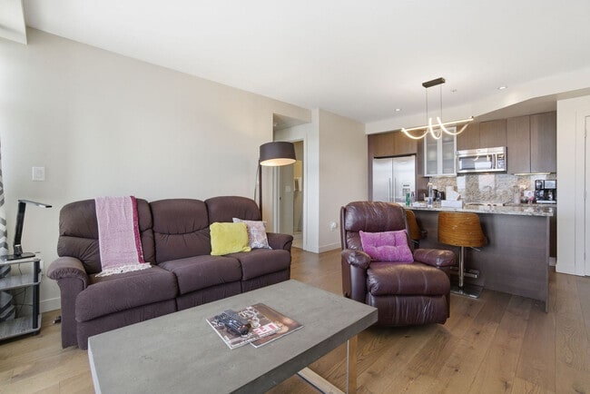 Photo - 10388-10105 105 St NW Unit SI FL1-ID1564642P