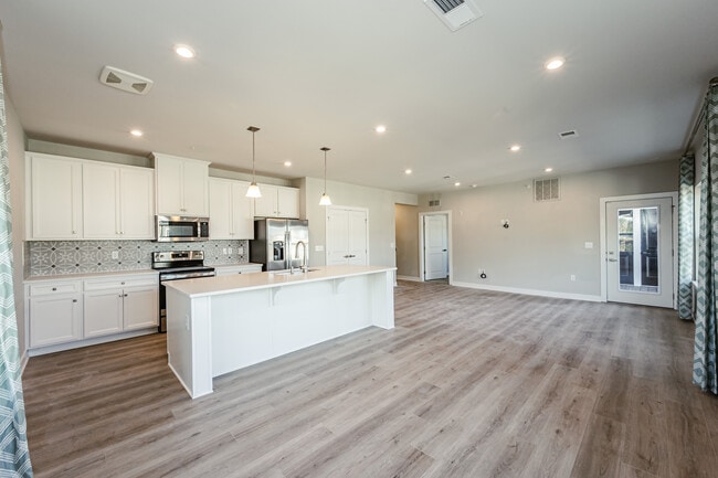 Photo - 6601 Citory Way