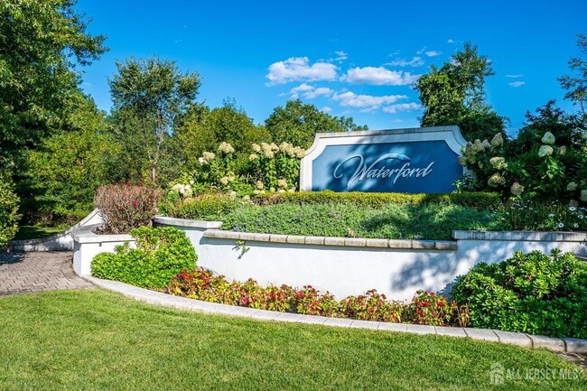 Photo - 434 Waterford Dr