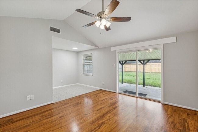 Photo - 5758 Greencraig Dr