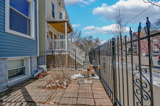 Photo - 3056 N Drake Ave