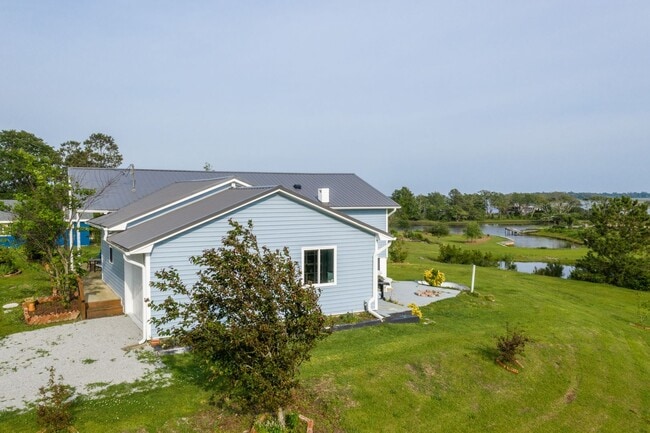 Photo - 108 Hawkins Creek Ln