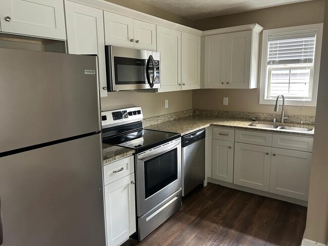 Photo - 201 Cherry Way