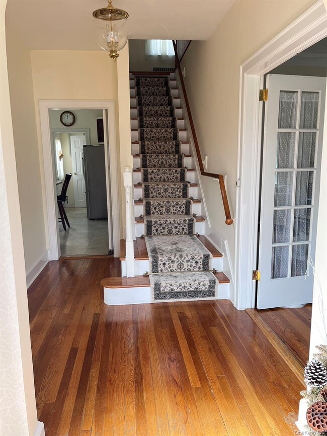 11 Pleasant Ave
