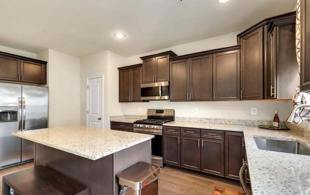 Photo - 8355 Daydream Cres