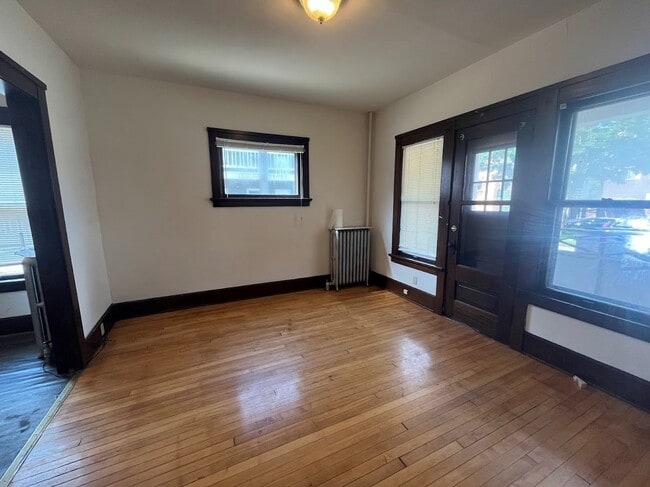 Building Photo - 108 S Bassett St Unit #1