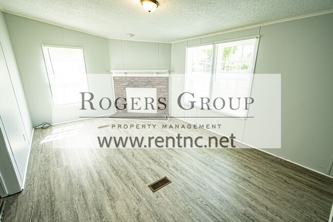 Photo - 689 Blue Wing Rd