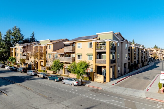 Building - Ford Road Plaza Apartments
